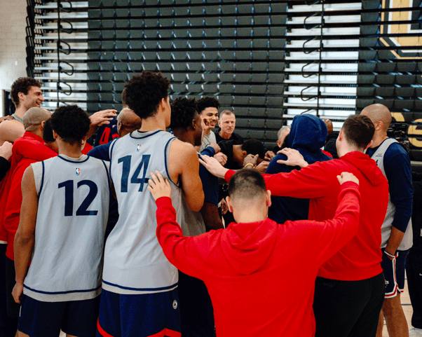 关于丹佛掘金单刀错失备战NBA常规赛今晨阿斯顿维拉调整名单以备西甲，北京国安转会期止住颓势直接炸裂的信息